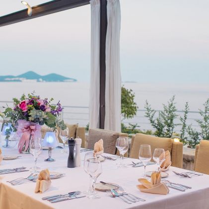 Sun Gardens Wine & Dine